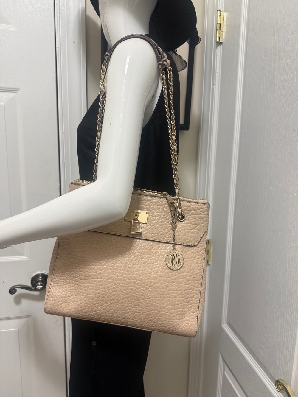 DKNY, beige/ nude pebbled leather with chain strap Handle retail price $250 - Picture 10 of 16
